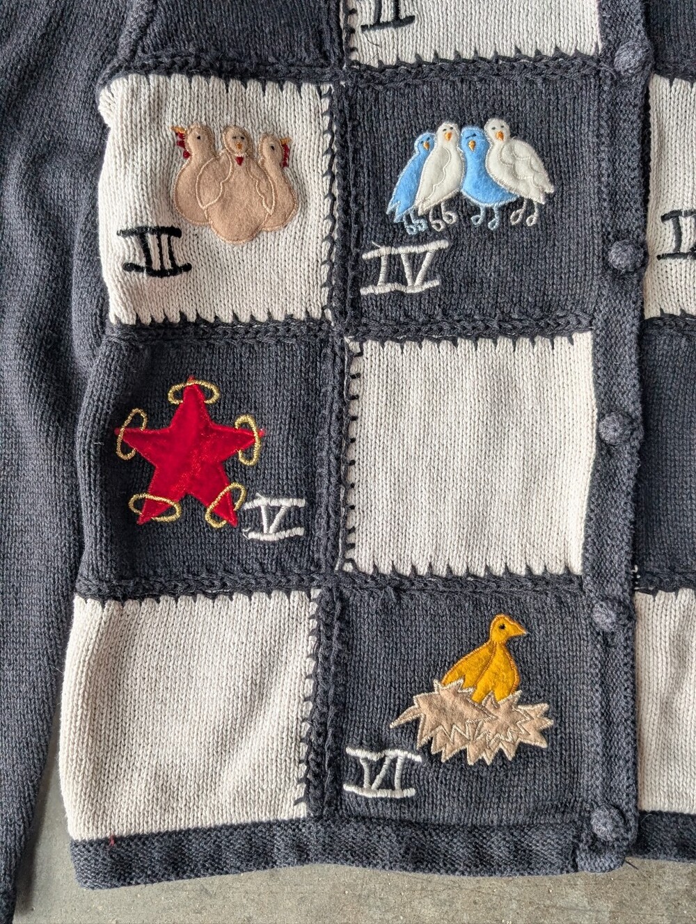 Vintage 12 Days of Christmas Black White Patchwork Cardigan Sweater small - Picture 4 of 7